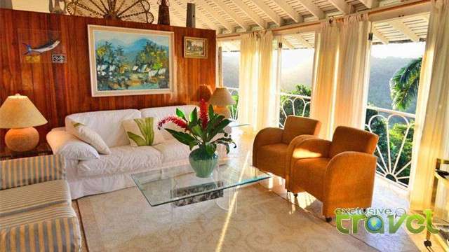 fan villa master suite living room
