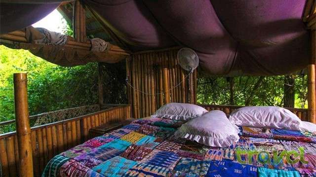 great huts bedroom1